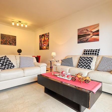 Beach And Town Centre At Your Doorstep Marbella Luaran gambar