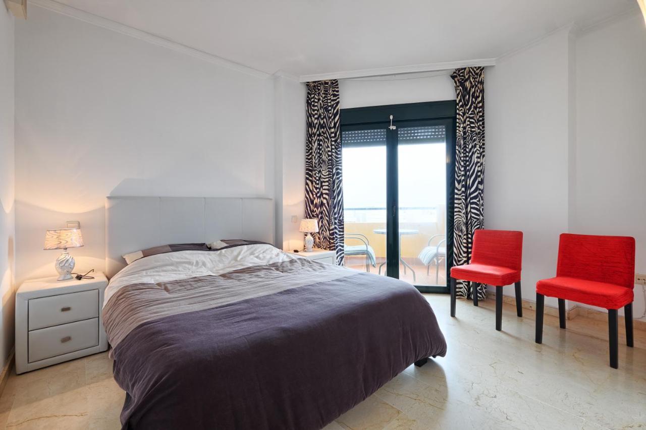 Beach And Town Centre At Your Doorstep Marbella Luaran gambar