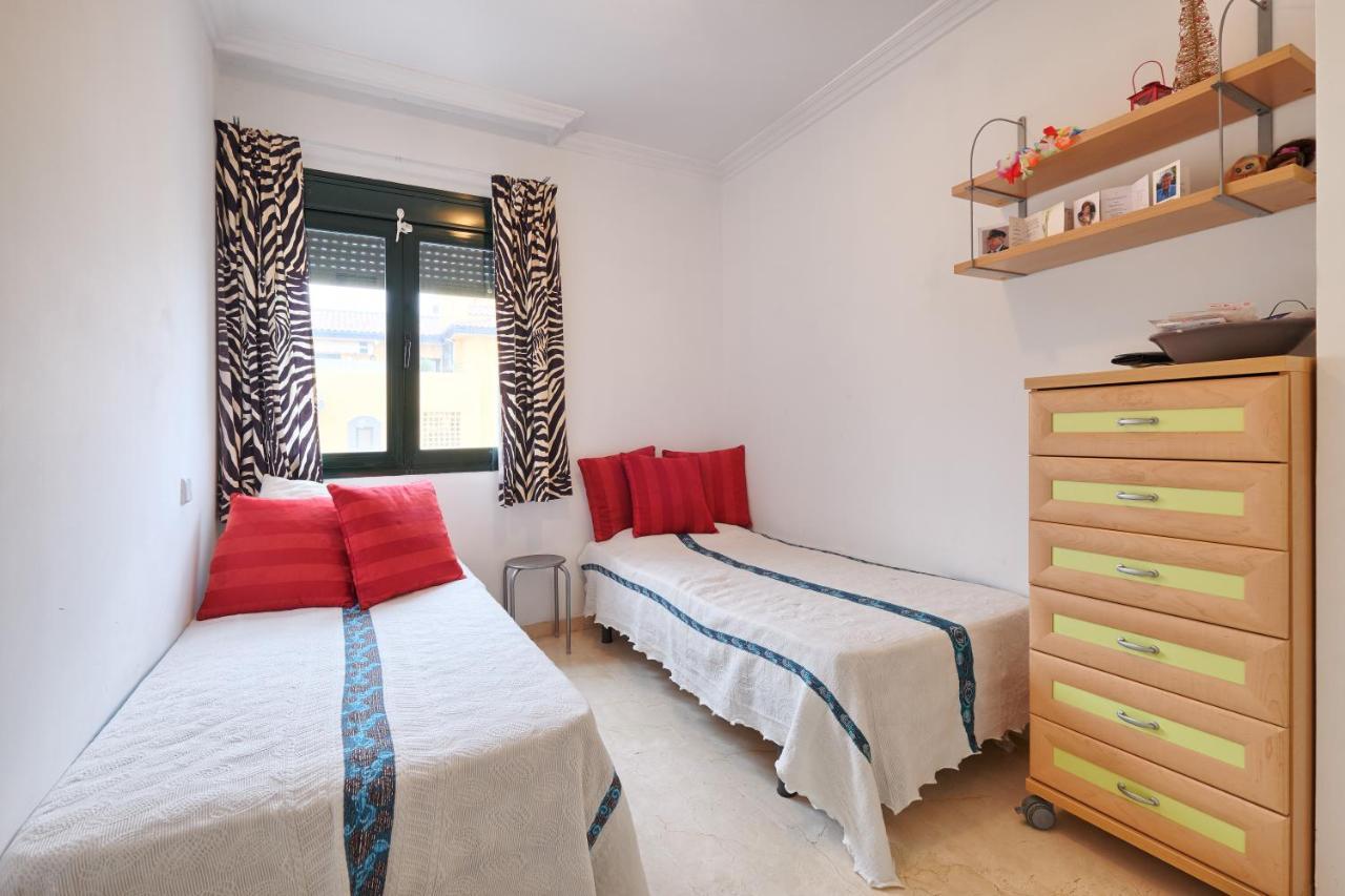 Beach And Town Centre At Your Doorstep Marbella Luaran gambar