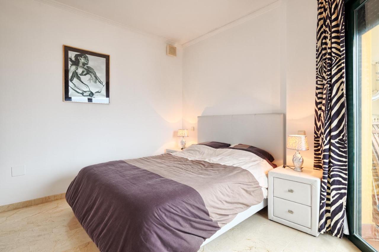 Beach And Town Centre At Your Doorstep Marbella Luaran gambar